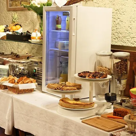 Szálloda Logis & Restaurant Des Pyrenees 3*