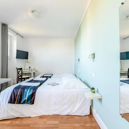 Szálloda Logis & Restaurant Des Pyrenees 3*