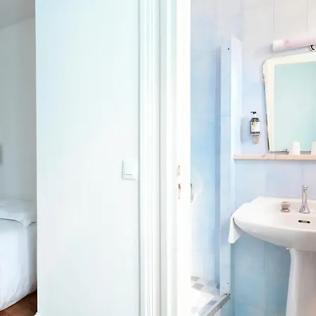 Logis & Restaurant Des Pyrenees Ousse