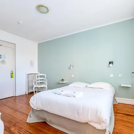 Logis & Restaurant Des Pyrenees 3*