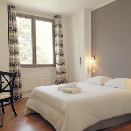 Logis & Restaurant Des Pyrenees 3*