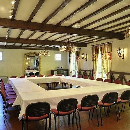 Logis & Restaurant Des Pyrenees 3*